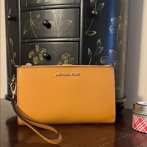 Michael Kors Saffron Wristlet
